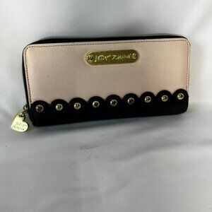 Betsey Johnson pink leather wallet with black scallop trim